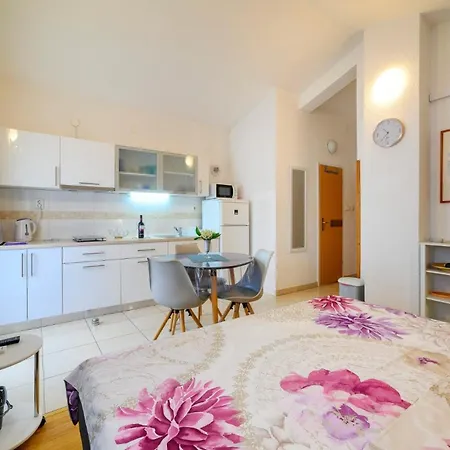 Appartamento By The Sea Zablace, - 25841 Šibenik